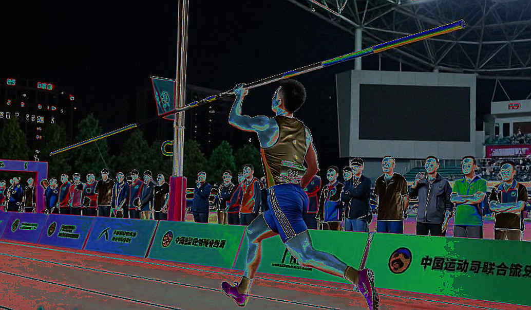 ট্র্যাকের ফ্যাশন, টাইমারের সত্য: স্পিড স্যুট আসলে কত সেকেন্ড বাঁচায়